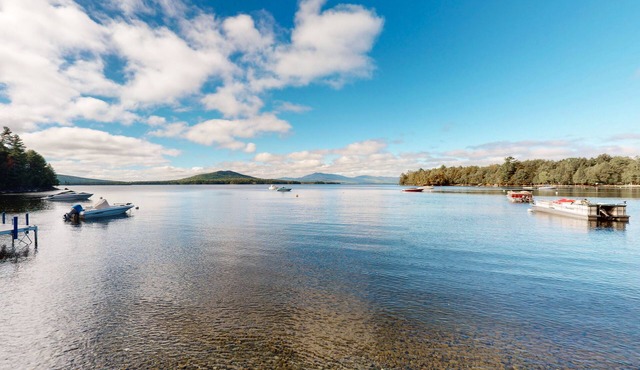 Lakefront Cabin on a Double Lot w/500' of Pebble Beach, Outdoor Fireplace, WiFi