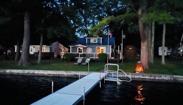 Lakefront Cottage Near Torch Lake Private Dock Kayaks Sunsets