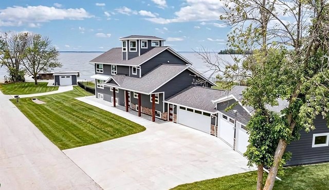 Lakefront Cottage with Nice Sights in Green Bay, Wisconsin