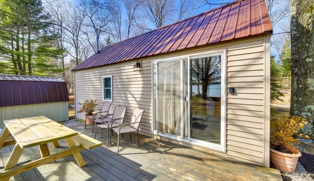 Lakefront Newberry Studio w/Fire Pit!