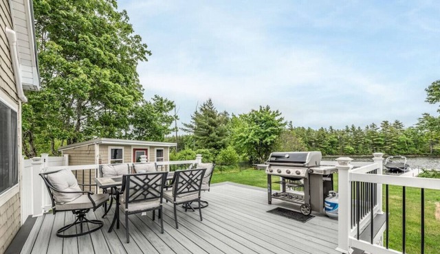 LAKEFRONT | SLEEPS 12 | BUNKHOUSE | PUSHAW LAKE
