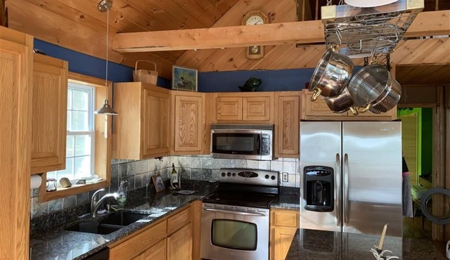 Lakefront vacation Rental 3 bedrooms, 1 bath, sleeps 6