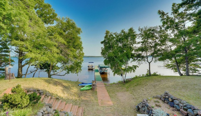 Lakefront Wisconsin Home - Deck, Fire Pit & Kayaks