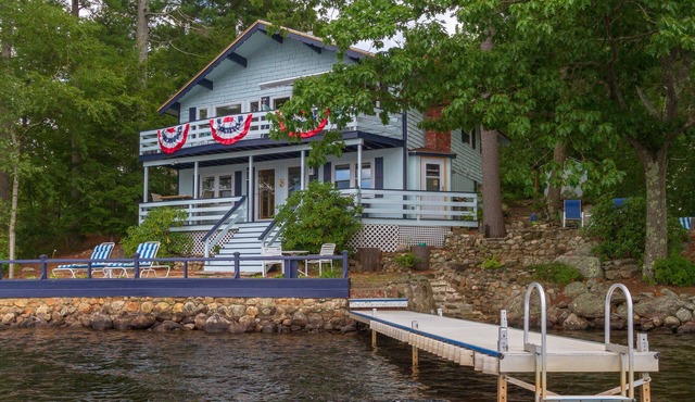 Lakehouse Retreat-a Hidden Gem on Swains Lake in Barrington NH