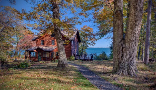 Lakeshore Retreat on Lake Superior, Bayfield