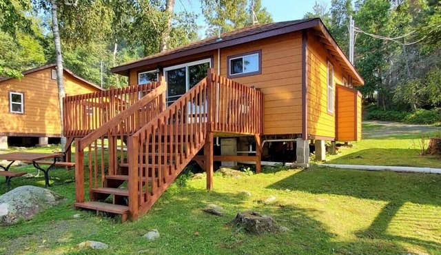 Lakeside 2 Bedroom Boulder Cabin on Kab
