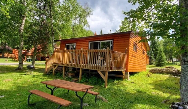 Lakeside 2 Bedroom Pelican Cabin on Kab