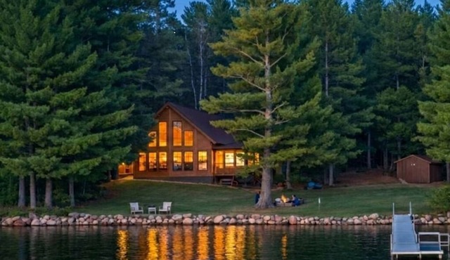 Lakeside 7 Acre Cabin by Nisswa! Private Tennis Court and 200+ ft Sandy Shore!