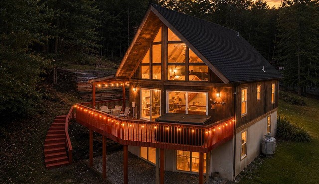 Lakeview Chalet in Deep Creek Lake + Hot Tub