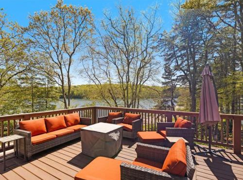 LakeView Private Beach Firepit Pool access