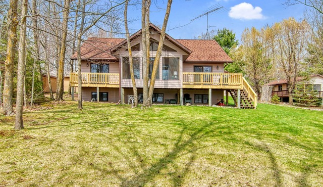 Lakewood Lodge on Nelson Lake