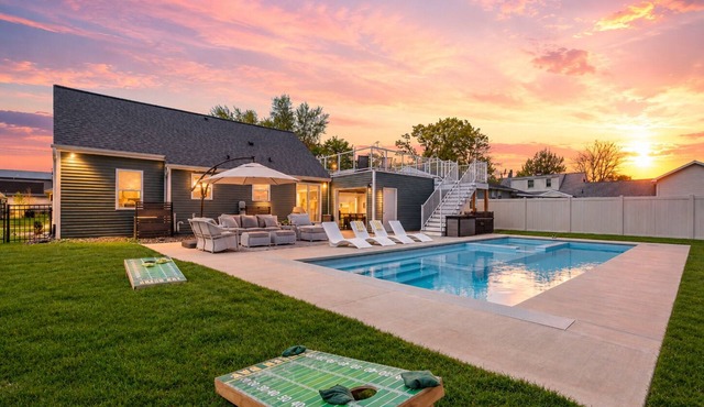 Lambeau View 🏈 | Pool · Spa 💦 | Rooftop · Fire Table 🔥 | Entertainment Room 🎉