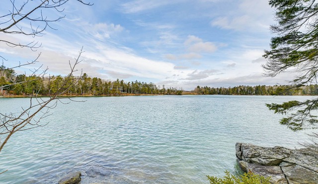 Lamoine Cabin w/Deck ~ 16 Mi to Acadia Nat’l Park
