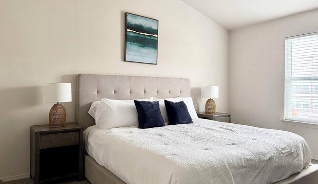 Landing | Amazing 1BD, Pool, Clubhouse