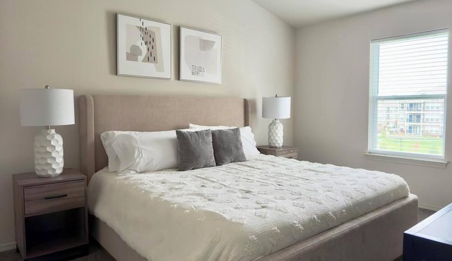 Landing | Beautiful 1BD, Pool, Gym