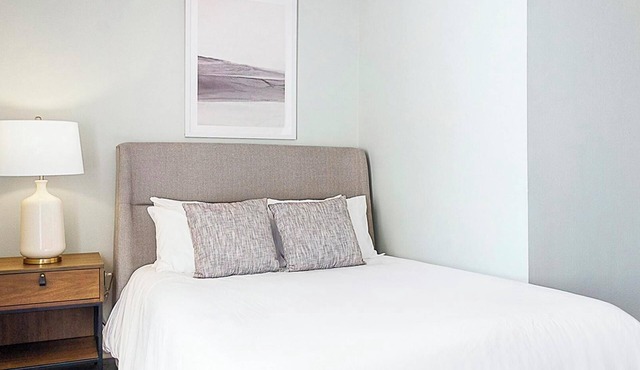 Landing | Beautiful Studio, Pool, Gym