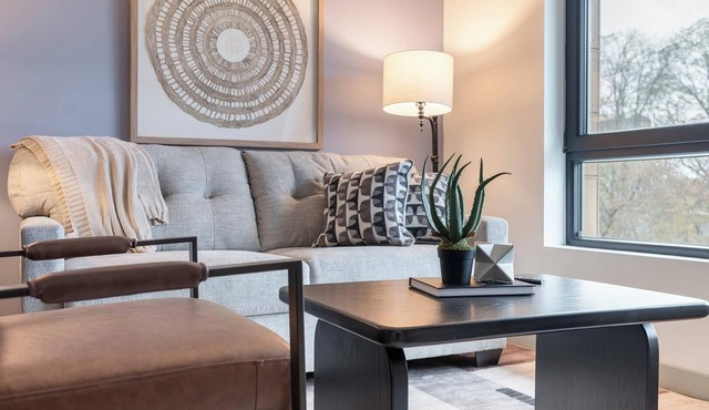 Landing | Chic 2BD, Pool, Gym