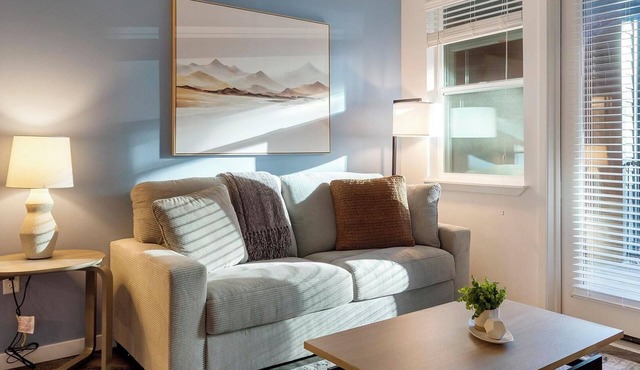 Landing | Incredible 2BD, Gym, Pool