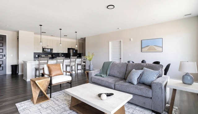 Landing | Incredible 2BD, Gym, Pool