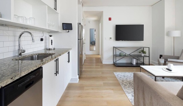 Landing | Incredible Studio, Pool, Gym