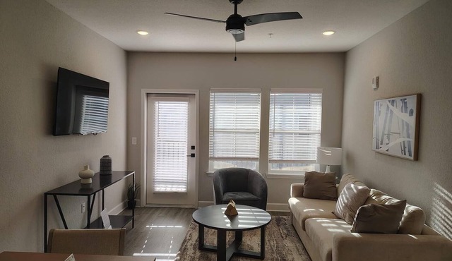 Landing | Spectacular 1BD, Pool, Gym