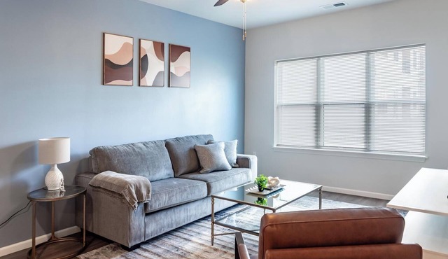 Landing | Spectacular 2BD, Gym, Courtyard