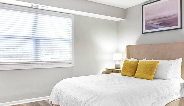 Landing | Stunning 1BD, Pool, Gym