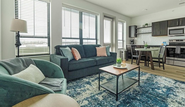 Landing | Stunning 1BD, Courtyard, Gym