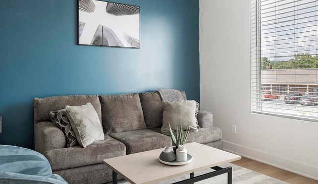 Landing | Stylish 1BD, Rooftop Lounge