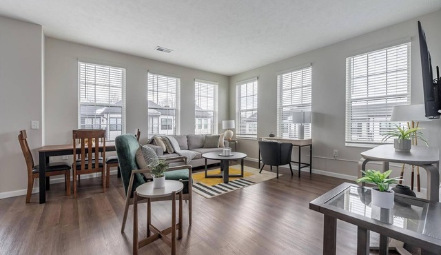 Landing | Stylish 2BD, Game Room, Gym