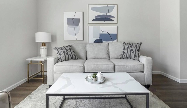 Landing | Stylish 2BD, Pool, Gym