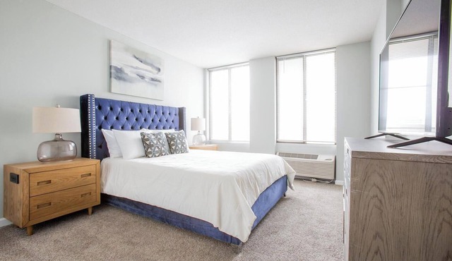 Landing | Stylish 2BD, Pool, Gym
