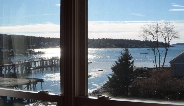 Landings East.Classic Waterfront Coastal Home