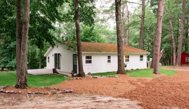 lArbutus lSpacious lNear TC lBeach+Sauna+Hot Tub