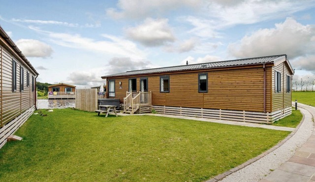 Larch Waterside Spa (Pet), Thirsk