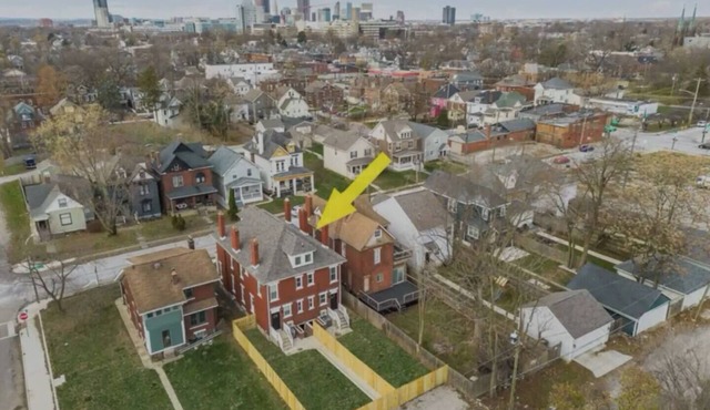 Large 3 bedroom with fenced yard and games!
