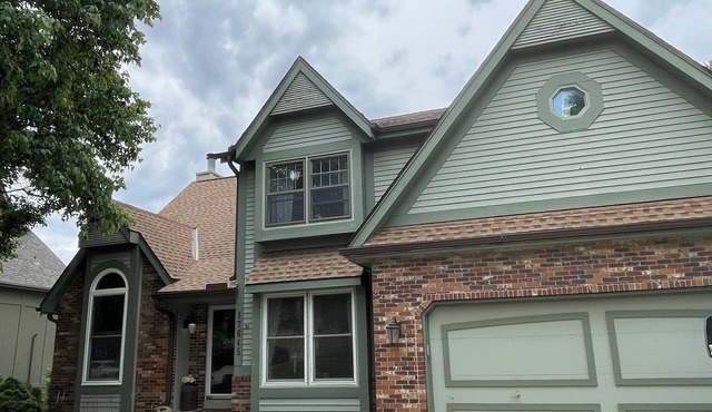 large 4 bedroom home, sleeps 10, big kitchen & living rm, great deck, large yard