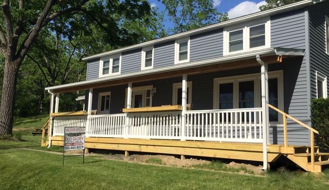 Large 9 BR Family Retreat in this quiet Cove (11 Bedrooms with extra cottage)