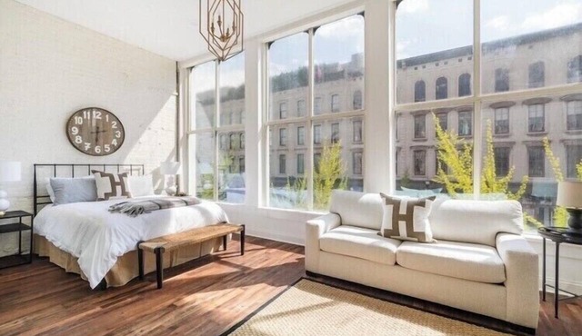 Large, Charming historic flat, Downtown/Bourbon trail/Yum Center