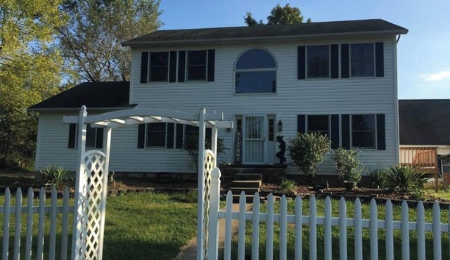 Large Country Home on 1 Acre with Summer Pool, Hot Tub & Playground