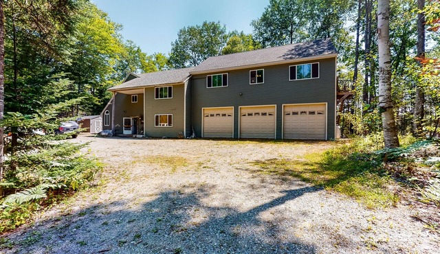 Large lakefront home great for multiple groups - dogs welcome
