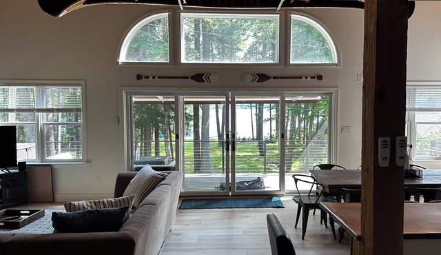 LARGE Waterfront Sandy Bottom Lake House on Brandy/Long Lake