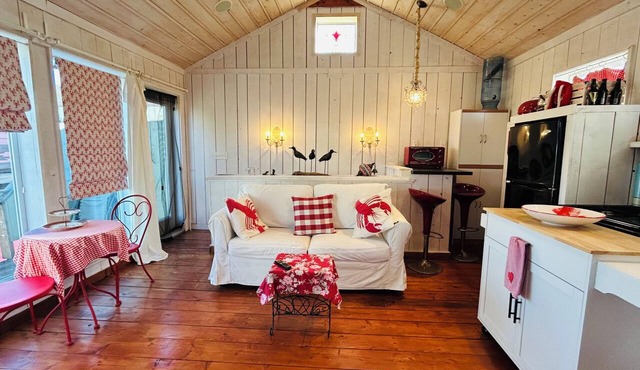 LAST MINUTE AVAILABILITY OFFERED AT HUGE SAVINGS!
