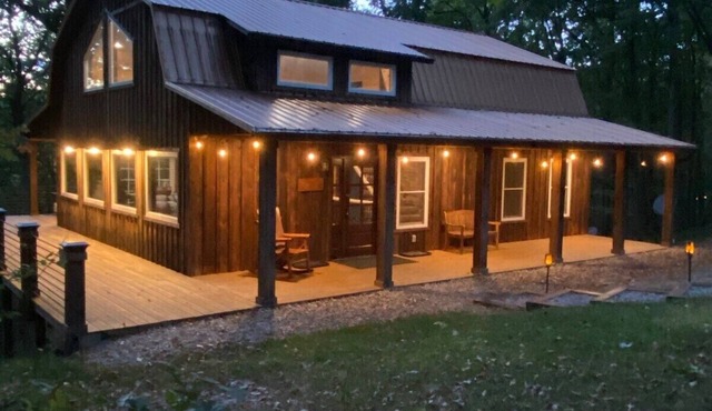 Last Minute & Early Bird Discounts! Beautiful Cabin on 20 Acres in Hocking Hills