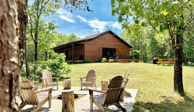 Lazy Elk Lodge Luxury Cabin Game Room Fire Pit
