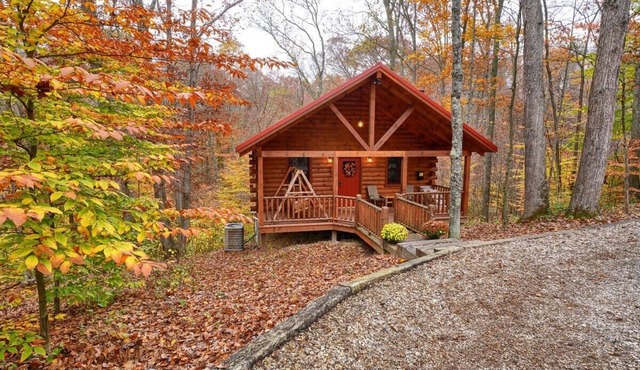 Lazy Oaks Cabin by Tranquil Hills Lodging