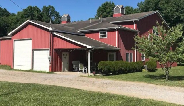 Ledgestone Farms- Cozy Hideaway