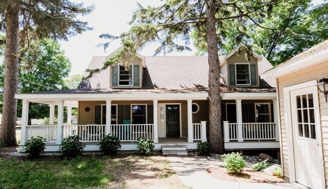 Leland`s Grand River Home