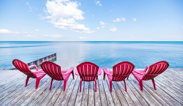 Lexington Beach house, On the water with private beach