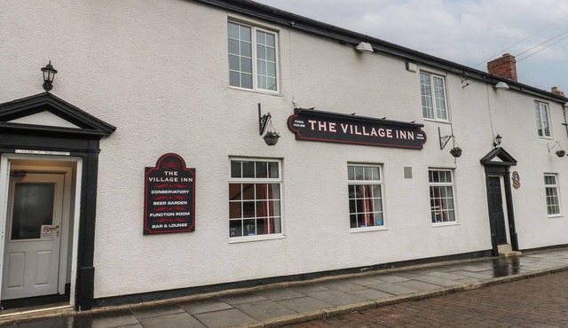 LIGHTHOUSE ROOM, pet friendly, with a garden in Murton, County Durham
